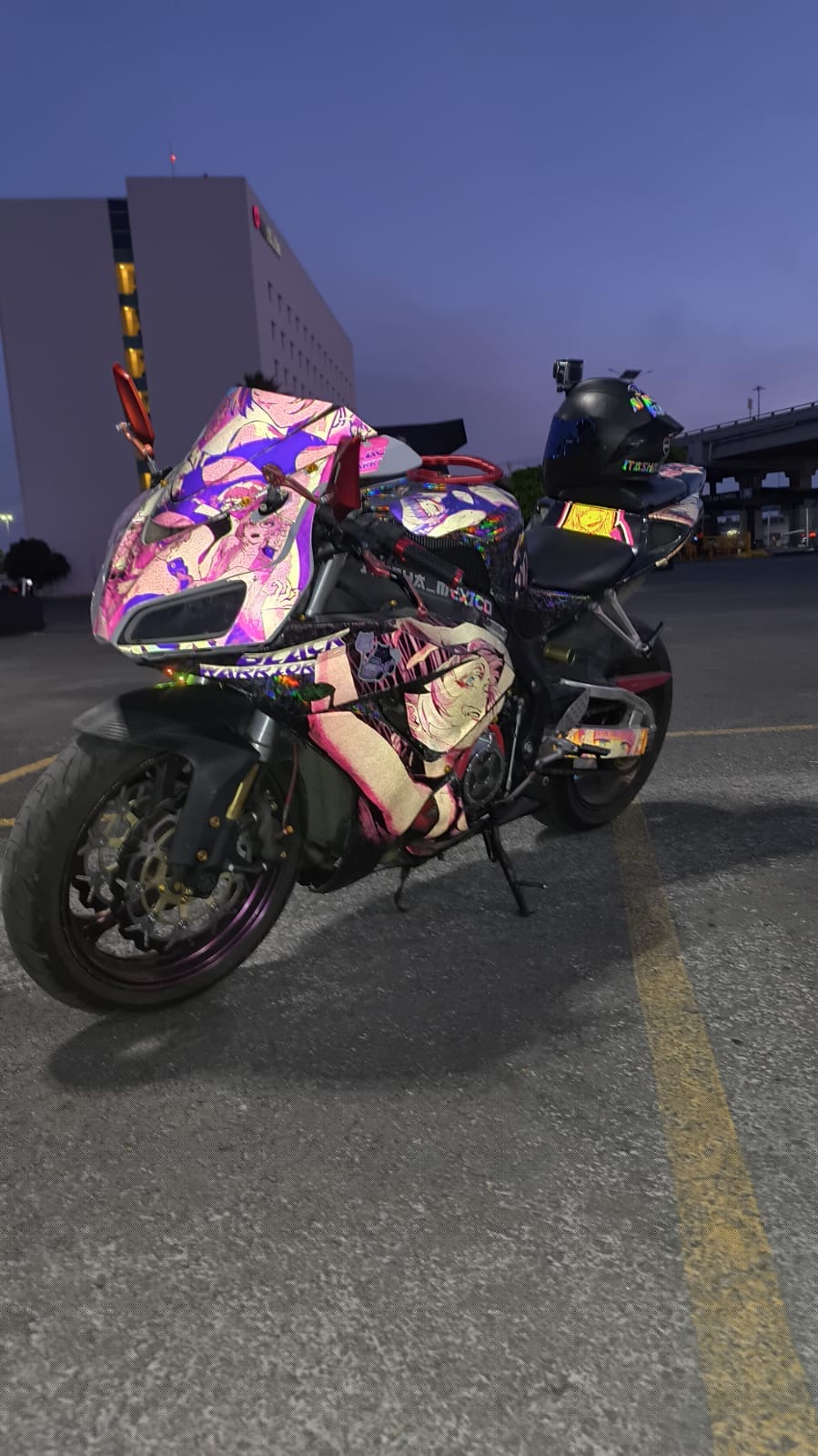 Moto itasha personalizada en EXPPO